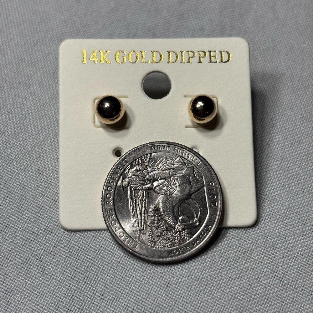 New! 14K Yellow Gold Dipped Hypoallergenic Stud Earrings - Picture 4 of 4